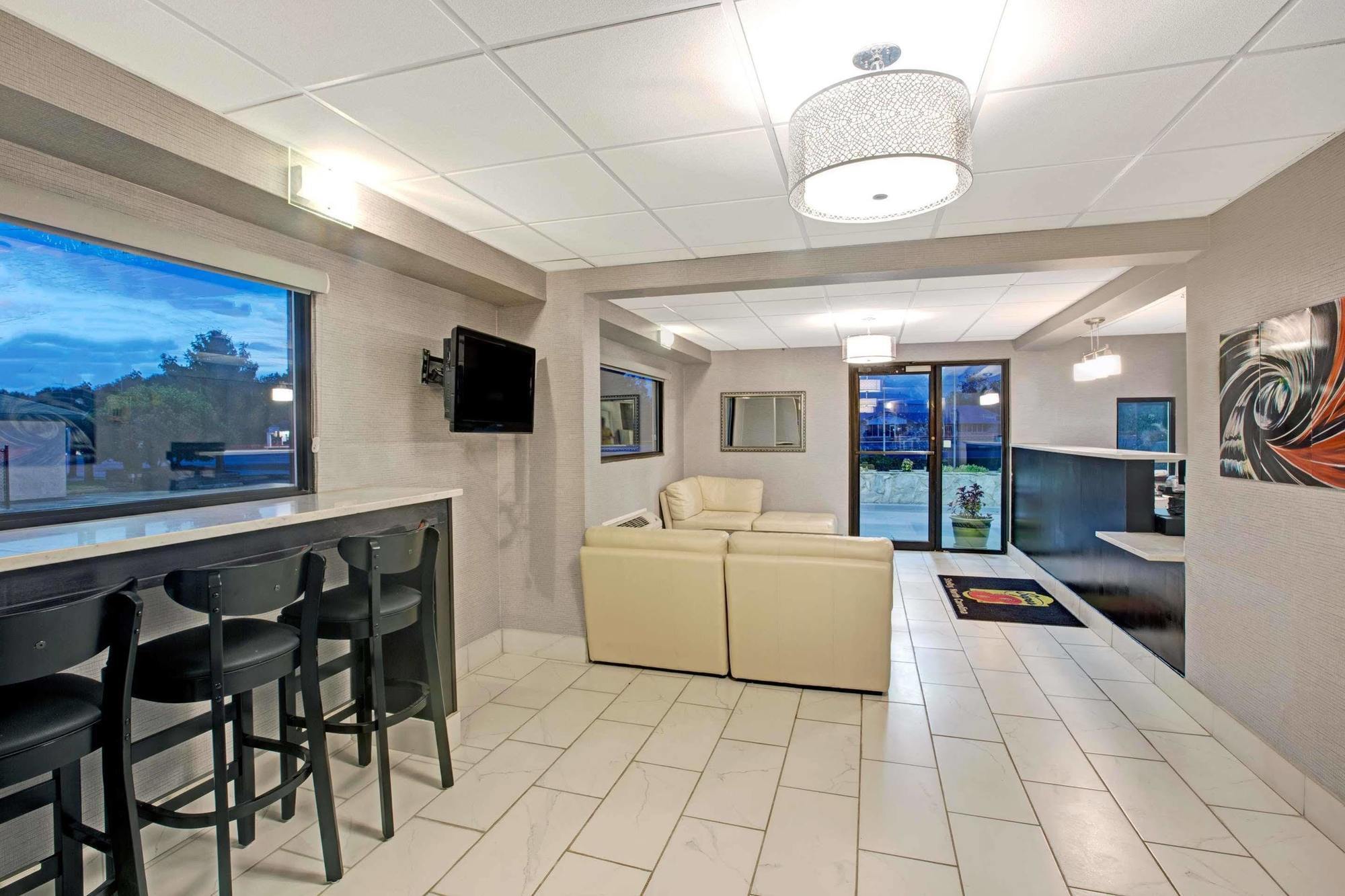 Hotel Super 8 By Wyndham Shelby Exterior foto